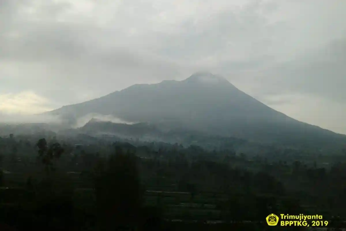 Info Aktivitas Merapi : Sehari Kemarin Terjadi Lima Gempa Guguran Awan Panas di Gunung Merapi
