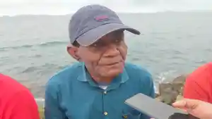 Ketua-LMA-Kabupaten-Fakfak-Valentinus-Kabes.jpg