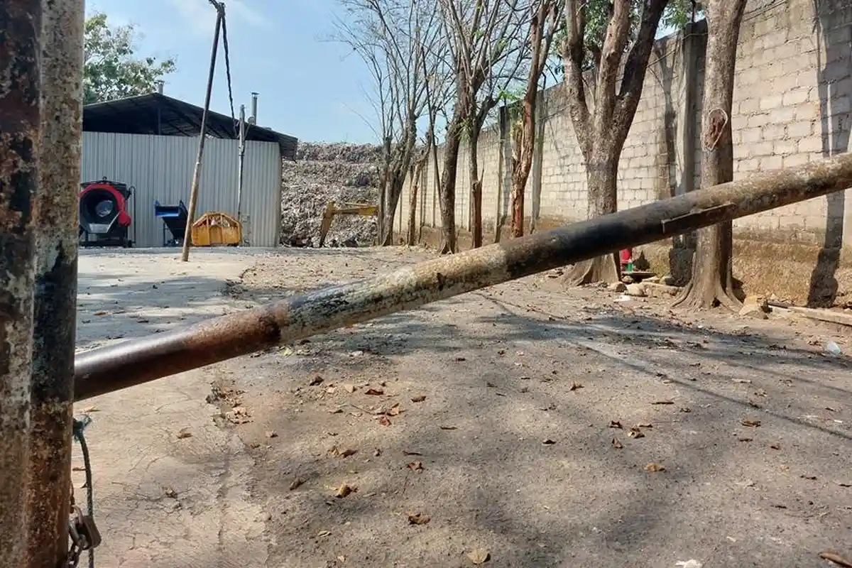 KISAH Adi Terpaksa Balik Kanan Karena TPA Sukosari Karanganyar Ditutup Sementara, Diprotes Warga