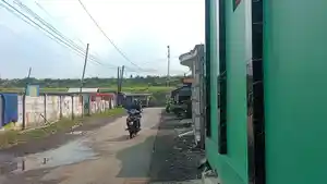 suasana-permukiman-penduduk-yang-berada-di-dekat-semburan-Lumpur-Lapindo.jpg