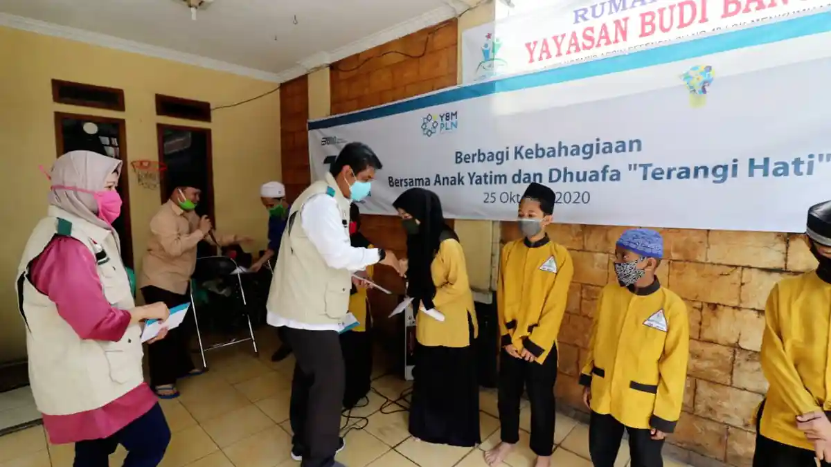 Hari Listrik Nasional, PLN UIP JBT I Bantuk Anak Yatim Dhuafa