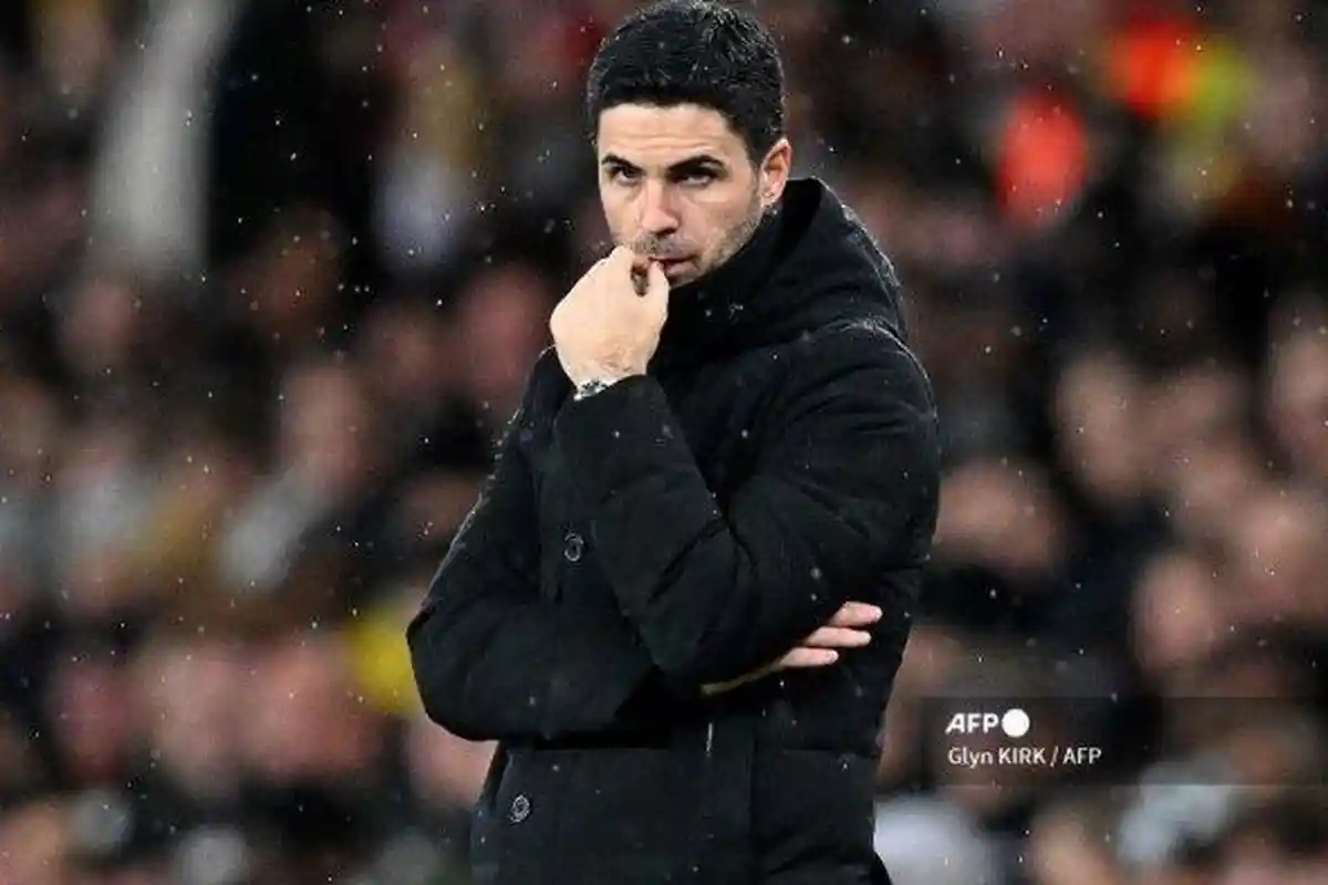 Sambil Tersenyum Lebar, Mikel Arteta Jawab Rumor Transfer David Raya ke Arsenal