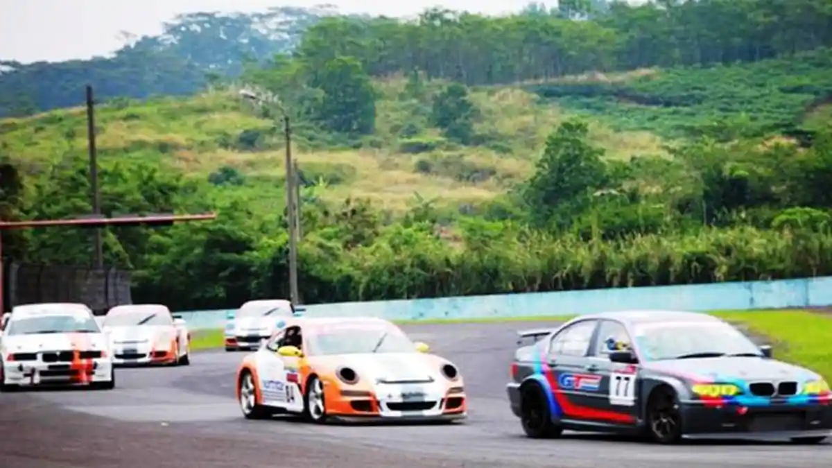ETCC Indonesia:  Momentum persaingan BMW versus Mercedes