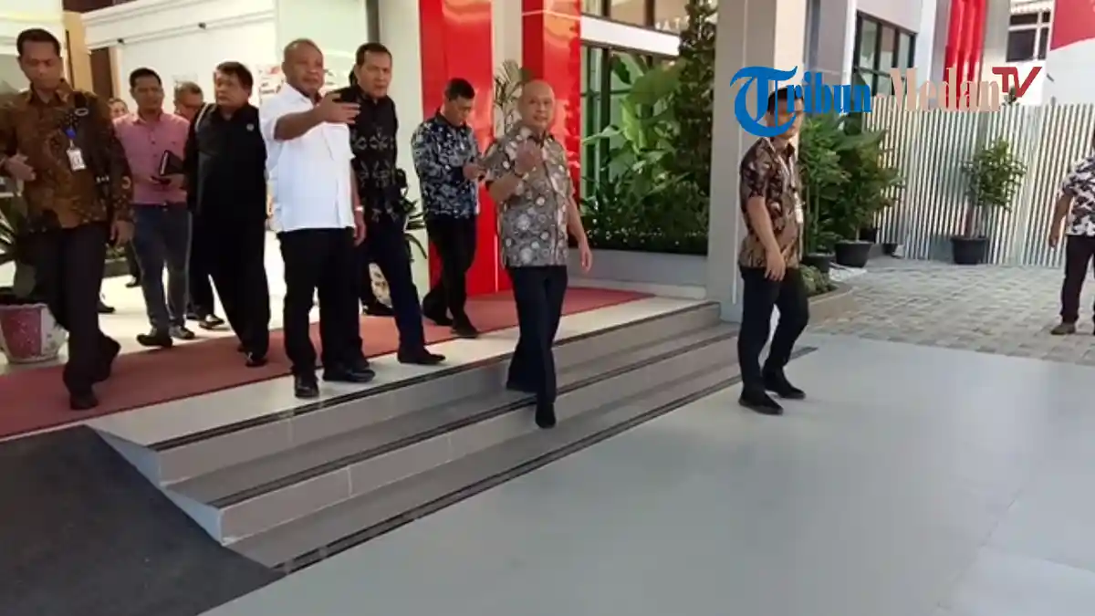 KPK Sambangi Kota Medan, Masalah Mal Centre Point Jadi Bahasan Utama, Ini Hasilnya. .