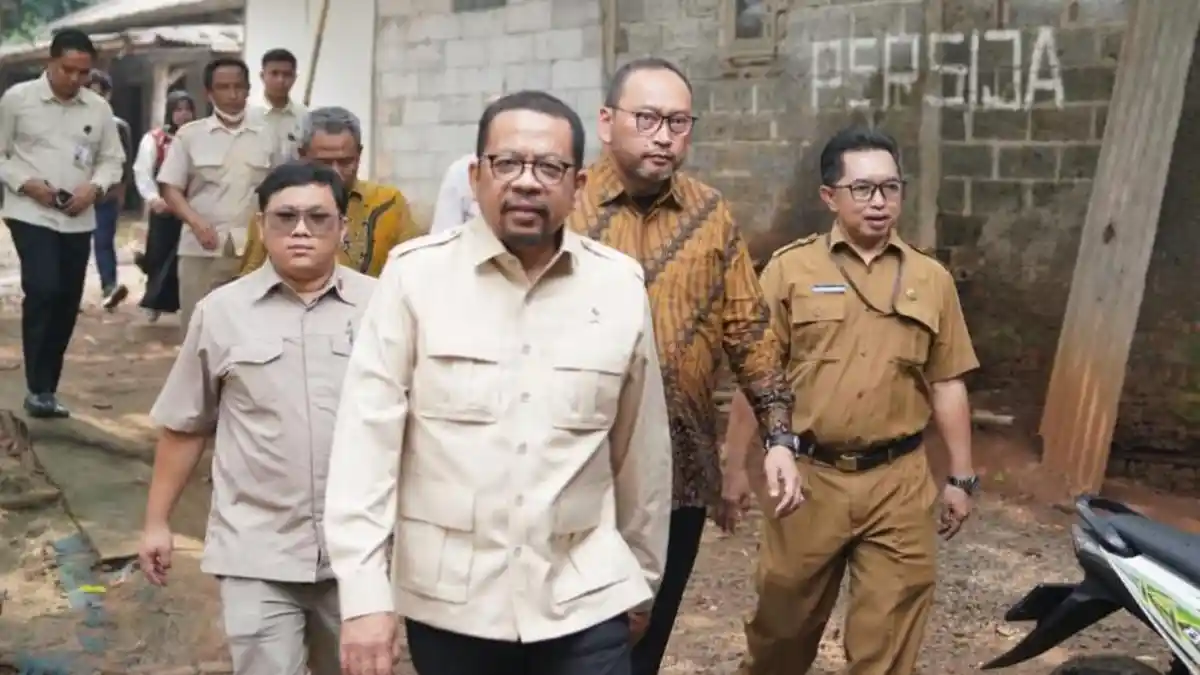 Blusukan ke Bantar Gebang, Qodari Temui Calon Siswa Sekolah Rakyat