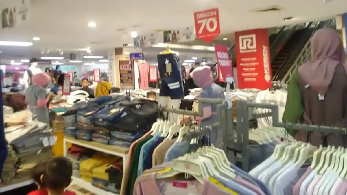 PSBB Palembang Hari Pertama, Diskon Harga Pakaian Jadi 'Godaan' Tersendiri untuk tidak Berbelanja