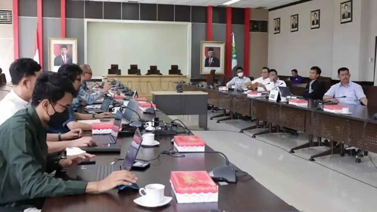 Rapat Dengar Pendapat Bersama Perangkat Daerah, Pansus RTRW Bahas Masukan dari Kementerian