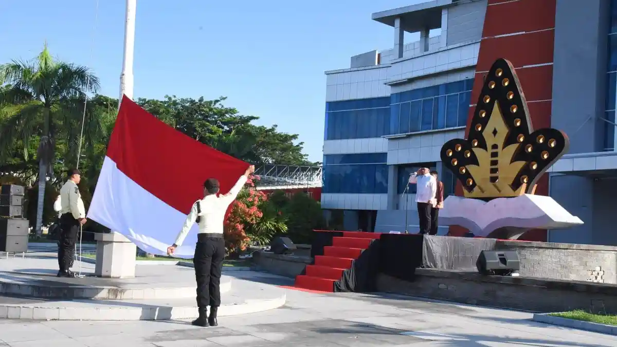 Rektor UNG Tekankan Pendidikan sebagai Jantung Peradaban pada Peringatan Hardiknas 2025