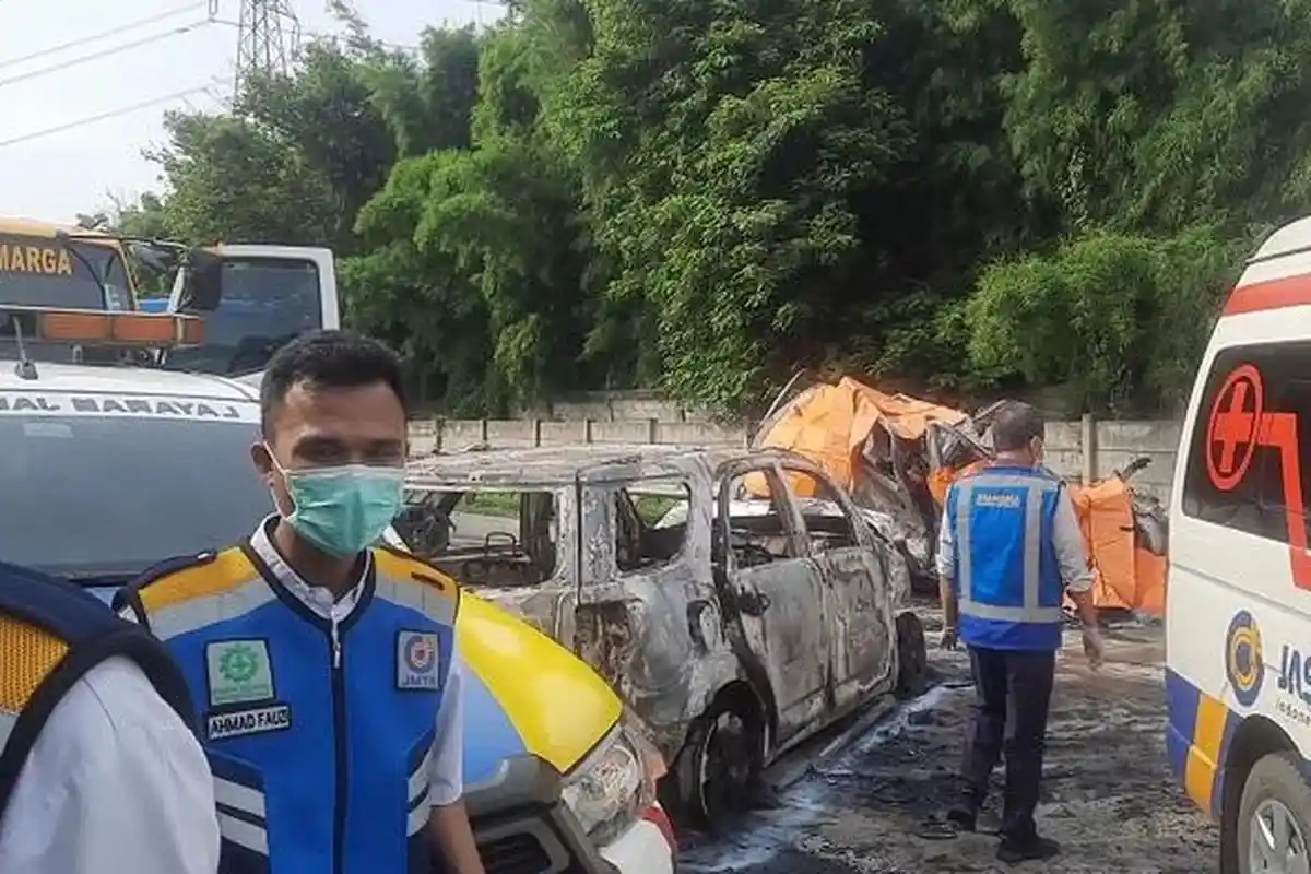 Penumpang Gran Max yang Terbakar di Km 58 Merupakan Pemudik Tujuan Kudus, 6 Mayat dalam Kondisi Utuh