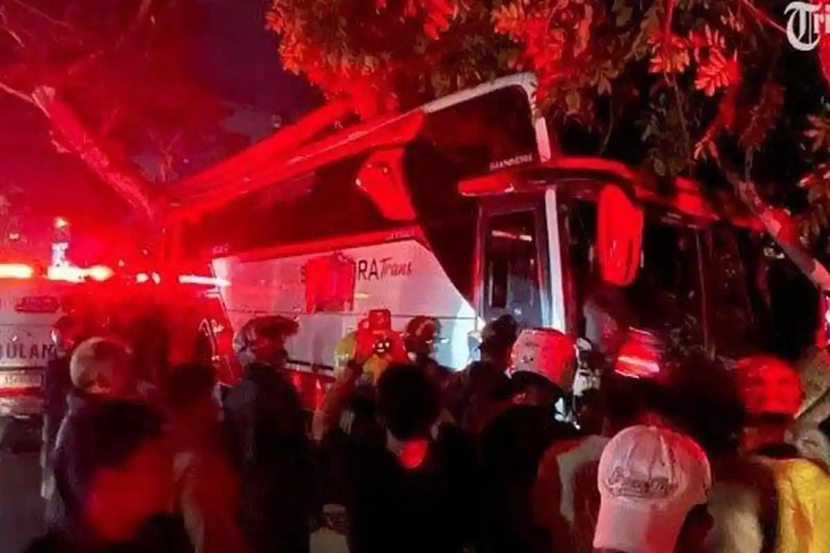BREAKING NEWS: Kecelakaan Maut Bus Pariwisata Tujuan Semarang Rem Blong, Korban Tewas Masih Didata