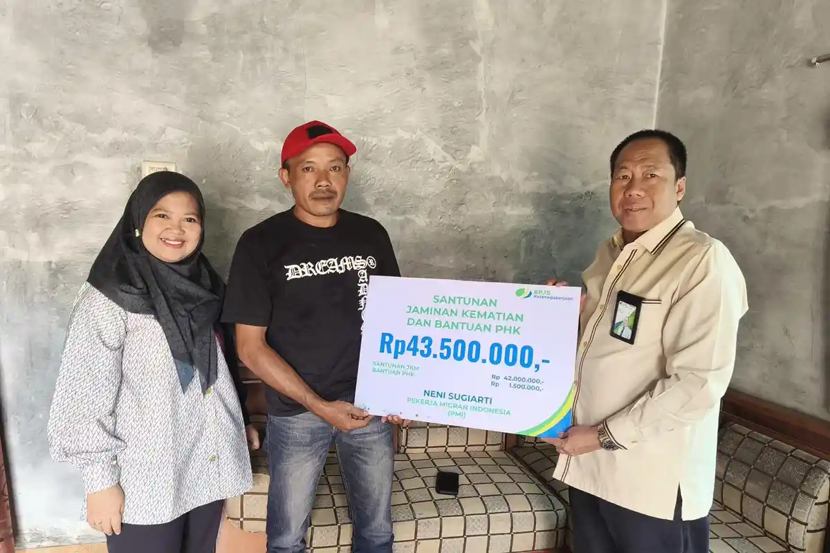 BPJS Ketenagakerjaan Salurkan Santunan Kematian kepada Ahli Waris PMI di Pesawaran