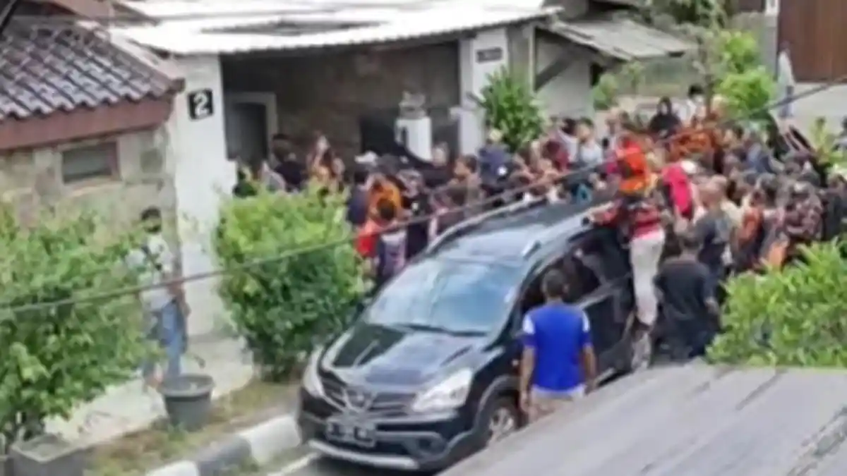 Wanda Hamidah Kabarkan Rumahnya Diserang Sejumlah Orang, Ada Suara Teriakan