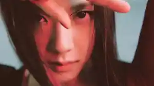 Jisoo-dalam-album-ME.jpg