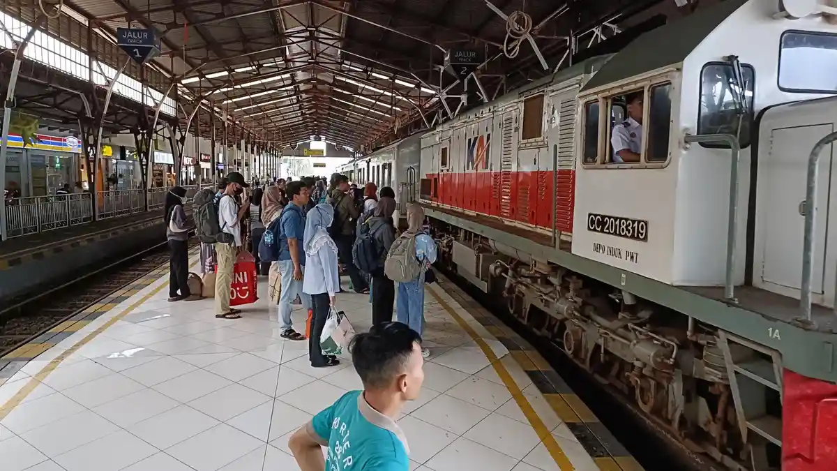 Arus Balik Lebaran di Banyumas, 33 Ribu Lebih Penumpang Gunakan Kereta dari Daop 5 Pada 4 April 2025