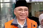 Gus Yaqut Umbar Senyum saat Keluar dari Gedung KPK