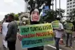 Demo Kasus Ijazah Palsu Eva Dwiana