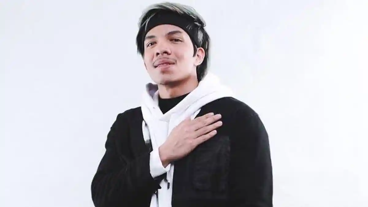 Foto Atta Halilintar Terbaring  Sakit Beredar, Selang Infus Terpasang di Tangan, Aurel Minta Doa