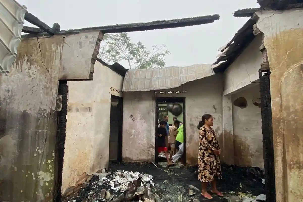 Nyalakan Lilin Saat Listrik Padam, 2 Rumah 3 Motor Milik Ayah dan Anak di Musi Rawas Hangus Terbakar