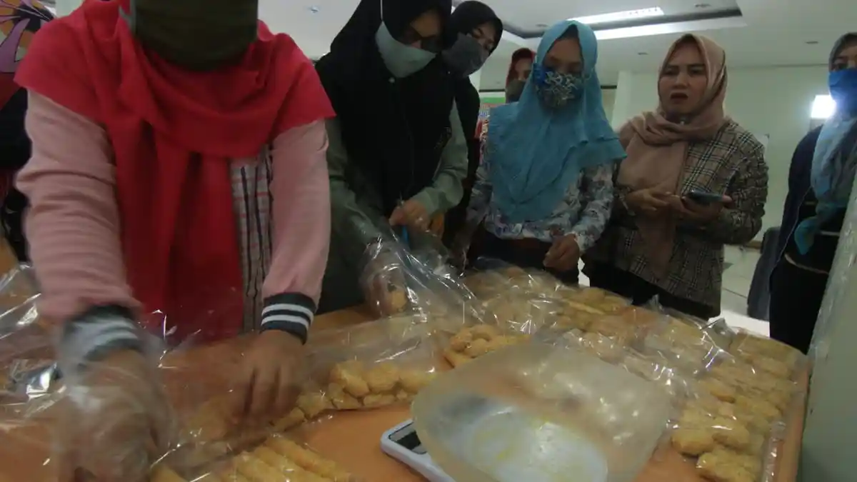 Awalnya Minder Ikut Bintek di Samarinda, Asik Suprayogi Kini Bisa Membuat Nugget