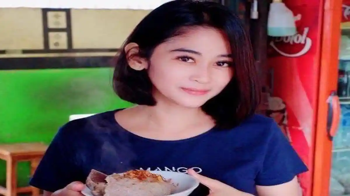 Viral Penjual Bakso Berparas Cantik, Dirintis Sejak SMA hingga Pelanggan Kebanyakan Laki-laki