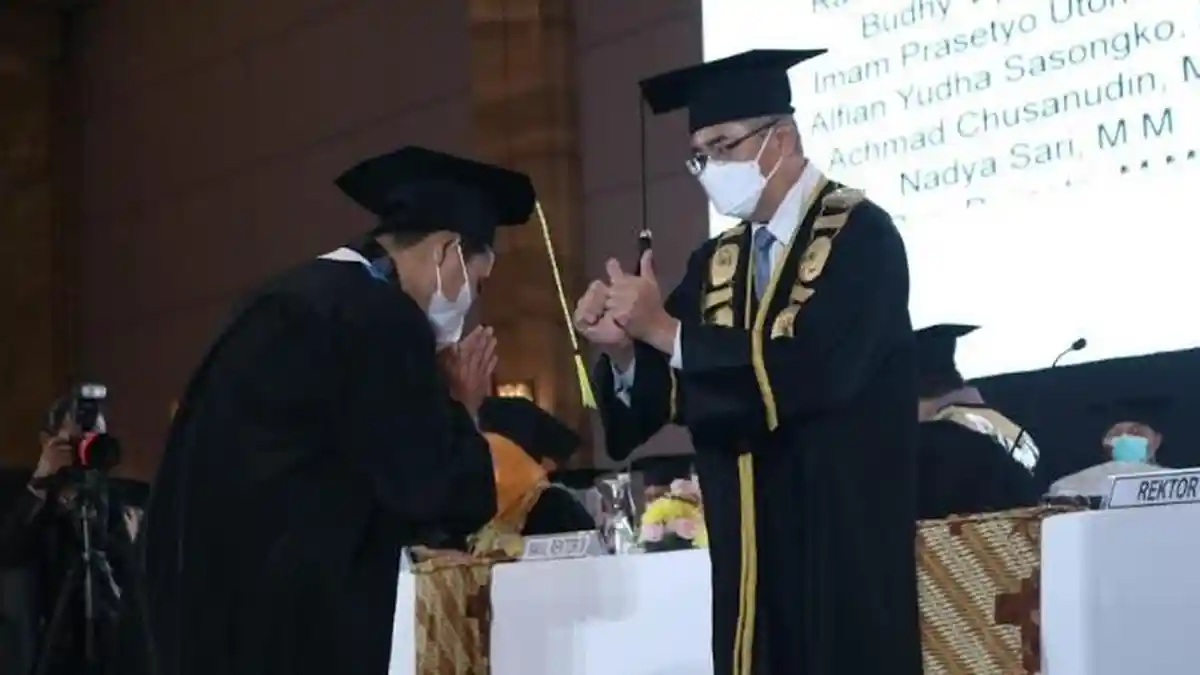 Pandemi Melandai, 1.548 Mahasiswa UEU Jalani Wisuda Tatap Muka