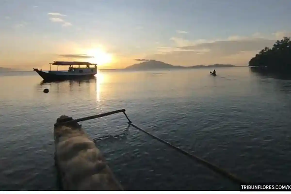 Wisata NTT,  Pesona Patiahu, Spot Indah Untuk Menikmati Pemandangan Sunset di Maumere - Sikka