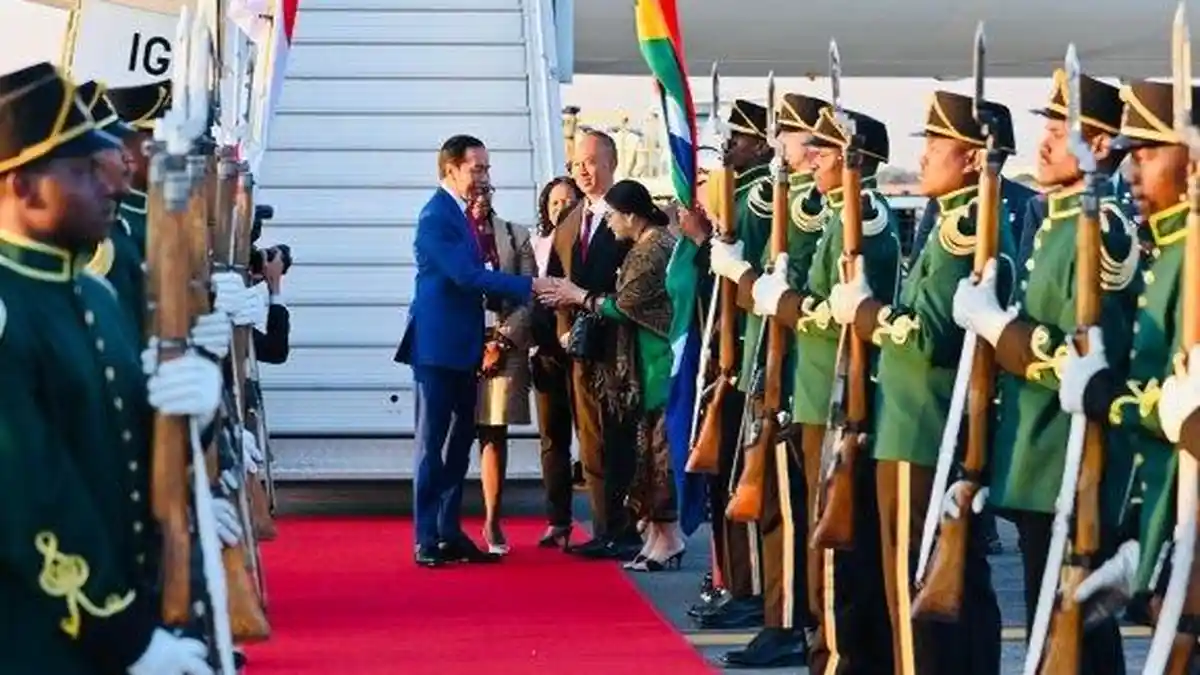 Presiden Jokowi Tiba di Afrika Selatan Hadiri KTT BRICS