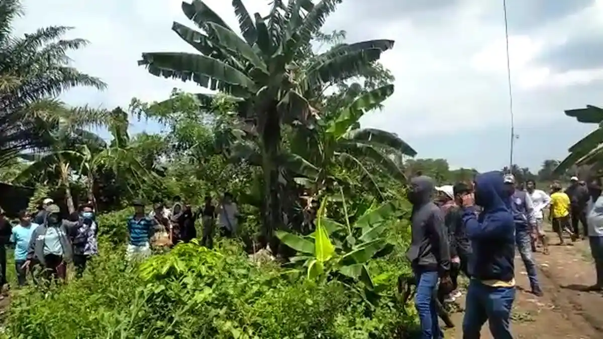 BREAKING NEWS-Di saat Ramadan OKP yang Dituding Bekingi Pengembang Bentrok dengan Warga
