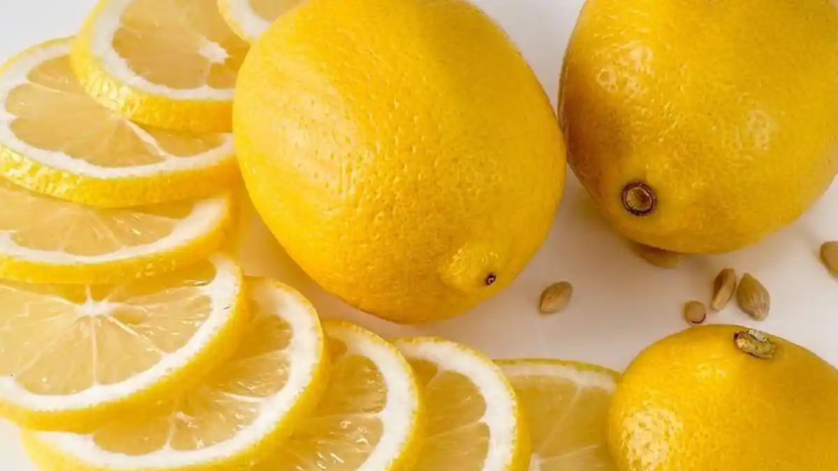 Bolehkah Penderita Asam Lambung Minum Perasan Air Lemon?