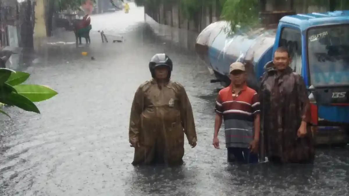 Jangan Lewat Kelapa Gading, Banjir Menutup Banyak Jalan
