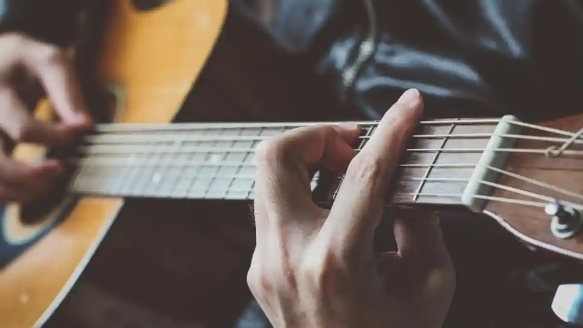 Kunci Gitar KITA PE IDAMAN - Kelvin Fordatkossu:  So Ta Tuang Samua di Lagu