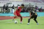 Arema FC Kalahkan Dewa United 2-0