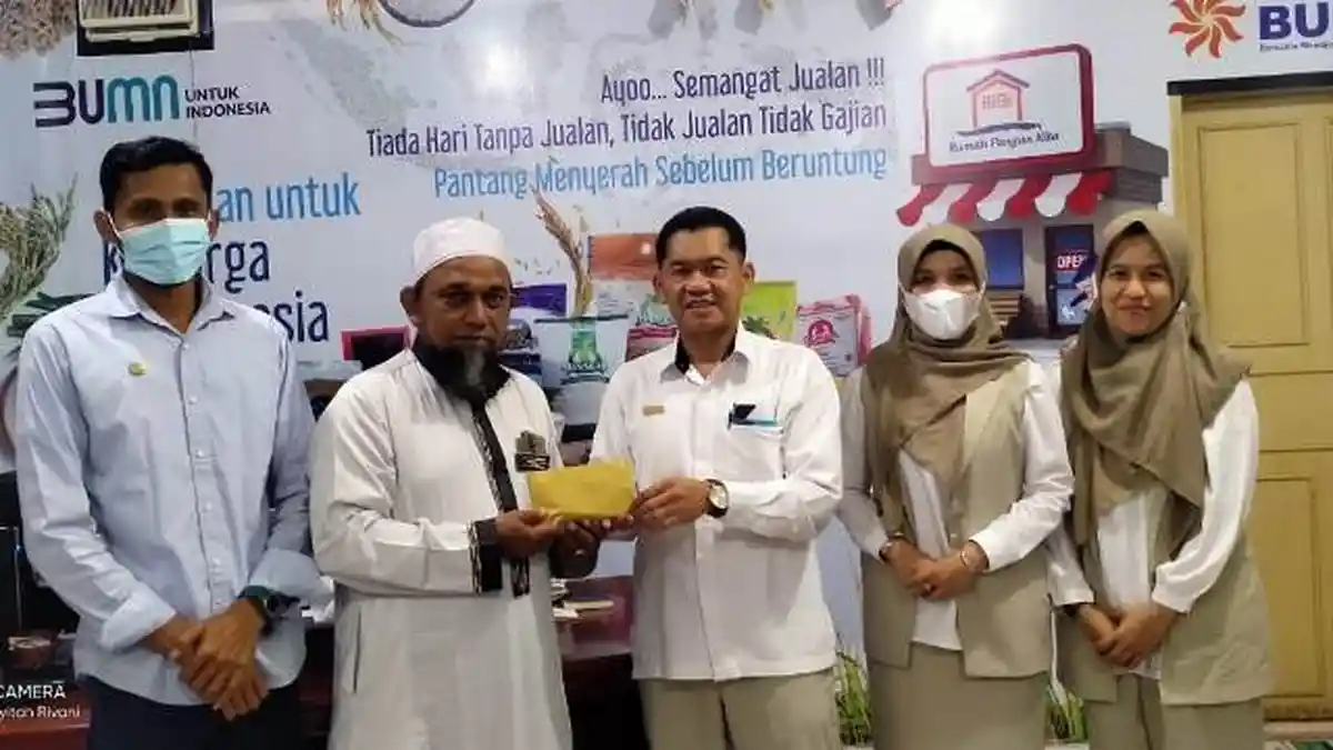 Mulai Tahun Ini, Perum Bulog Aceh Rutin Berzakat di Baitul Mal Banda Aceh