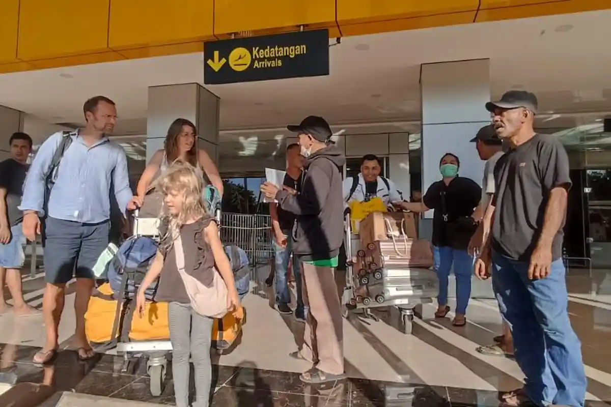 Dampak Erupsi Gunung Lewotobi, Pesawat Nam Air Tidak Beroperasi hingga Rabu 31 Juli 2024