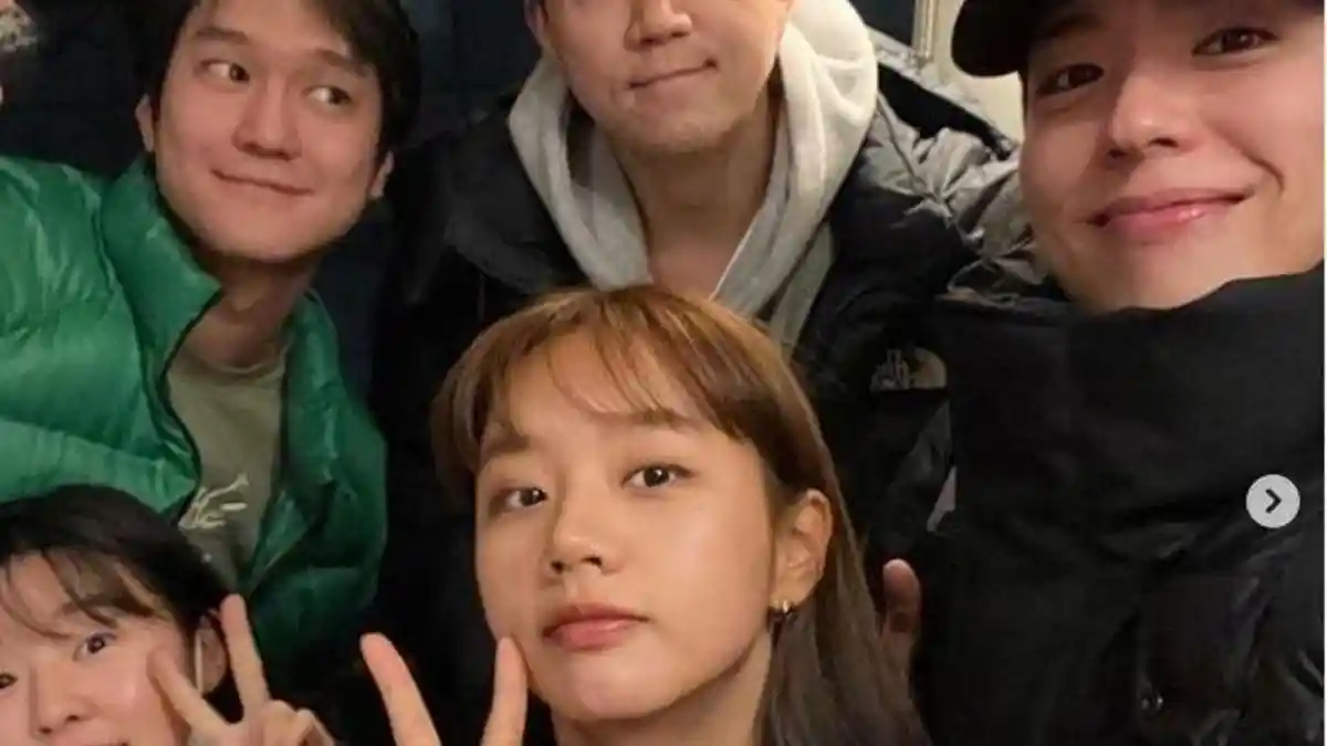 Aktor dan Sutradara Reply 1988 Kumpul Lagi, Park Bo Gum dan Hyeri Hadir