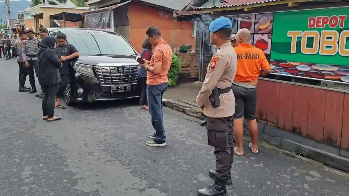 Polisi Kawal Kampanye Benny Laos - Sarbin Sehe di Ternate Maluku Utara
