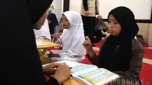 Sejumlah-anak-anak-penyandang-disabilitas-belajar-membaca-Al-Quran.jpg