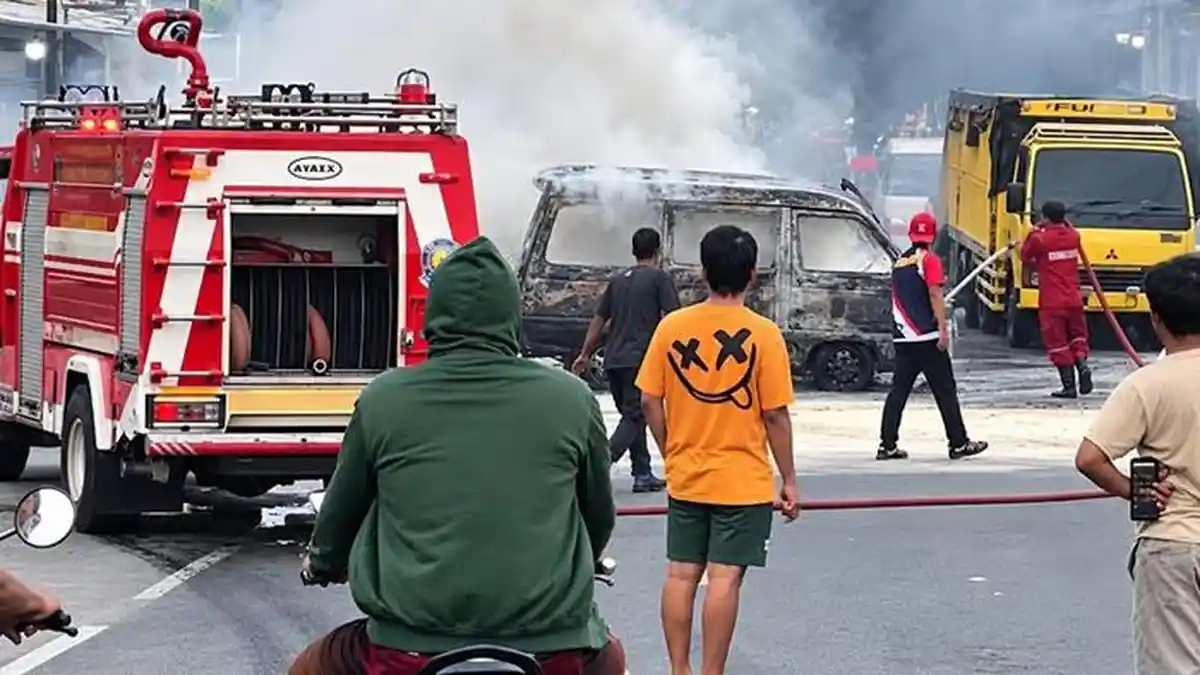Mobil Daihatsu Zebra Terbakar Saat Isi BBM di SPBU Pamekasan, Kerugian Rp30 Juta