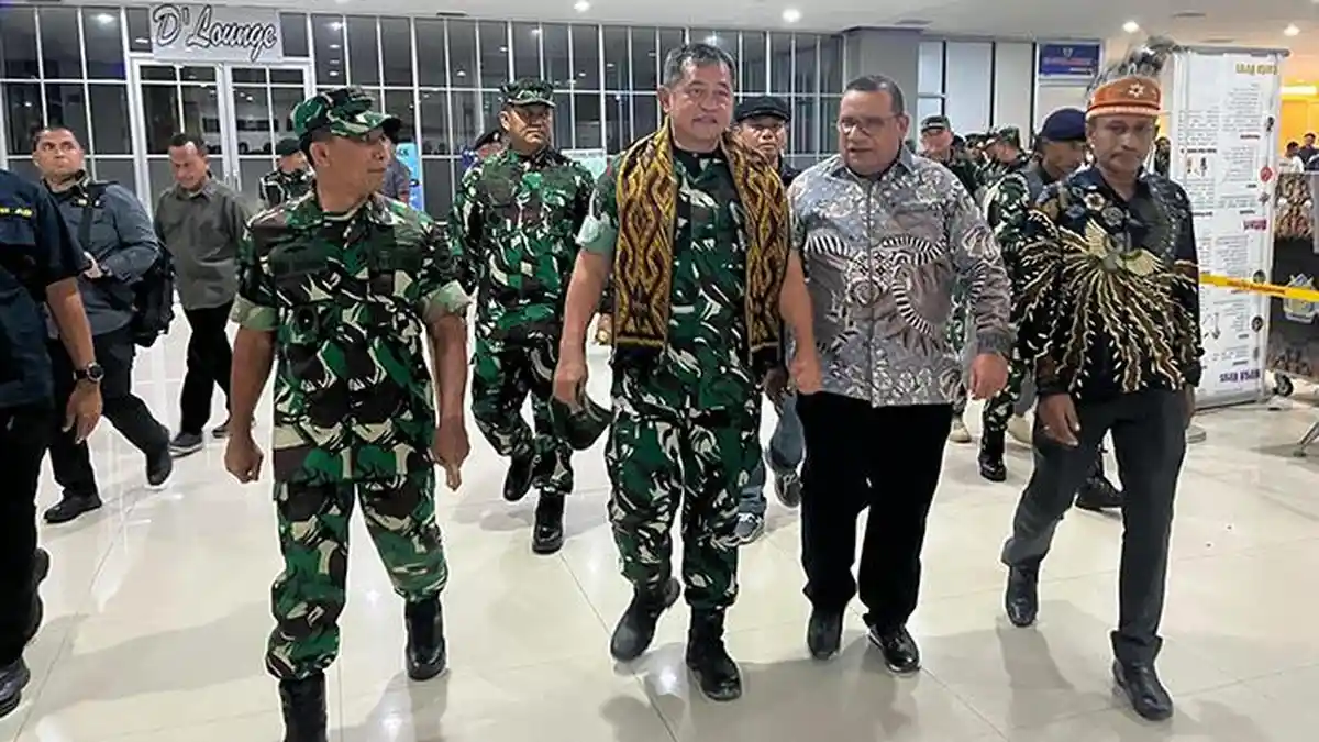 KSAD Jenderal TNI Maruli Simanjuntak Kunker ke Sorong, Disambut Pj Gubernur dan Forkopimda