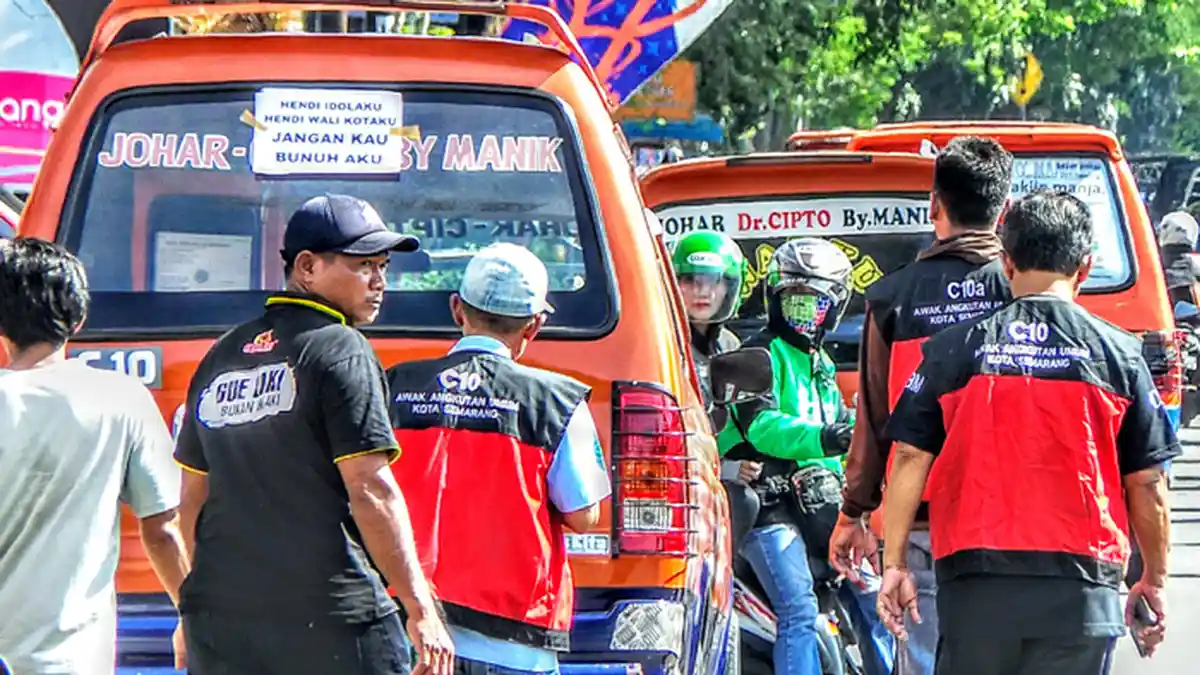 Pengemudi Angkot Paguyuban C10: Sekarang Setoran Rp 100 Ribu Saja Sulit