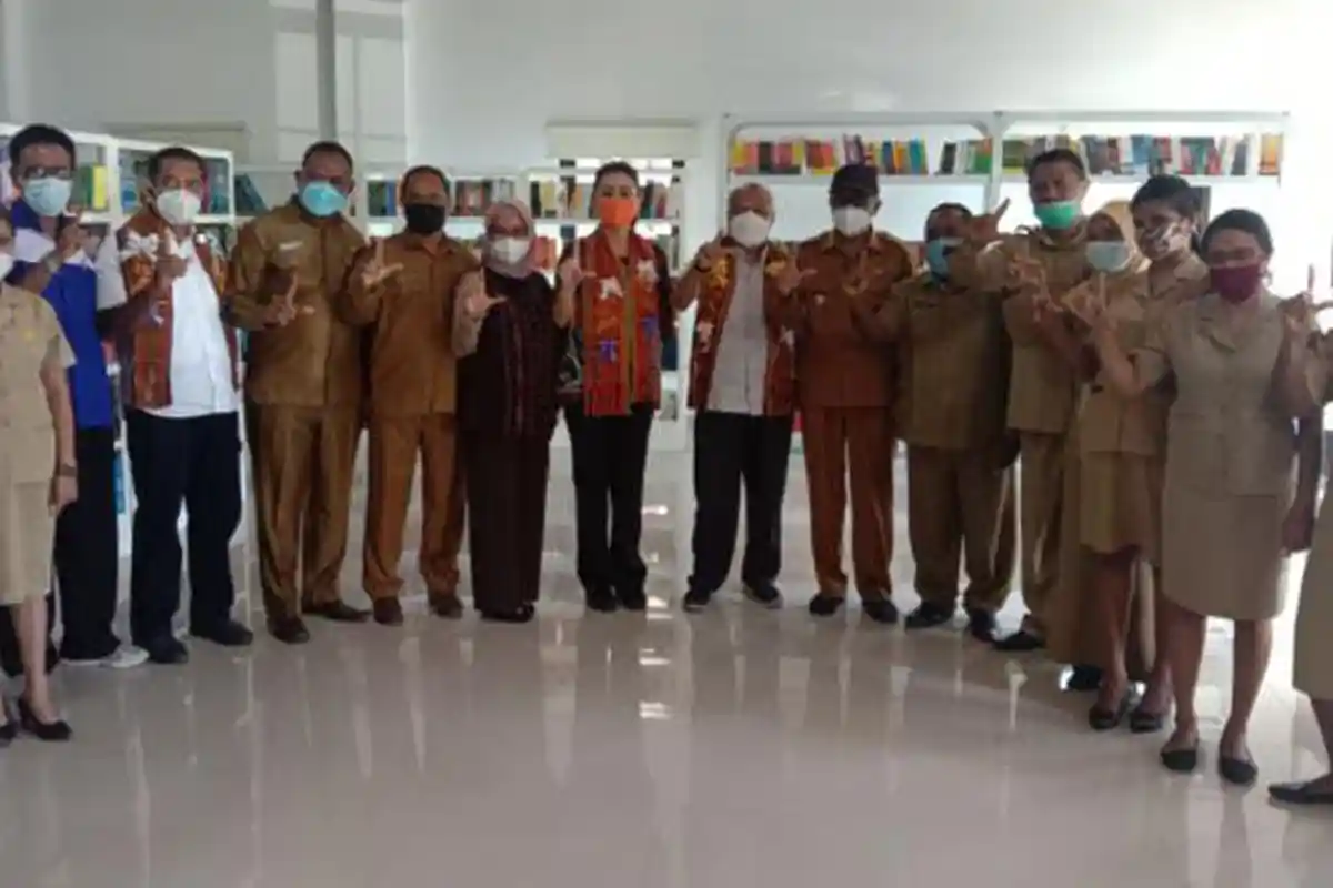 Julie Laiskodat Tegaskan Perpustakaan Daerah Harus Jadi Pusat Semua Informasi Lembata