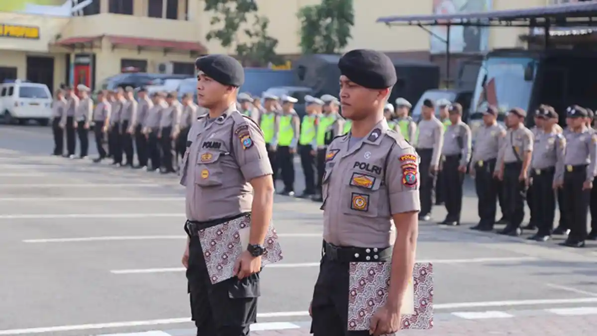Ini Sosok Polisi yang Menerima Piagam Penghargaan dari Kapolrestabes Medan karena Berprestasi