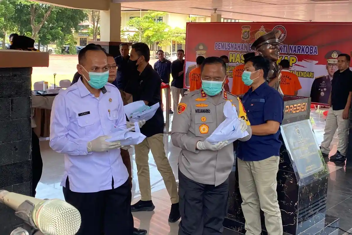 Polda Sulawesi Tenggara Musnahkan 2,4 Kg Sabu, Kapolda Harap Bandar Narkoba Divonis Hukuman Mati