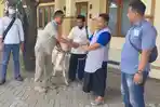 penyerahan-hewan-kurban-polres-kendal.jpg