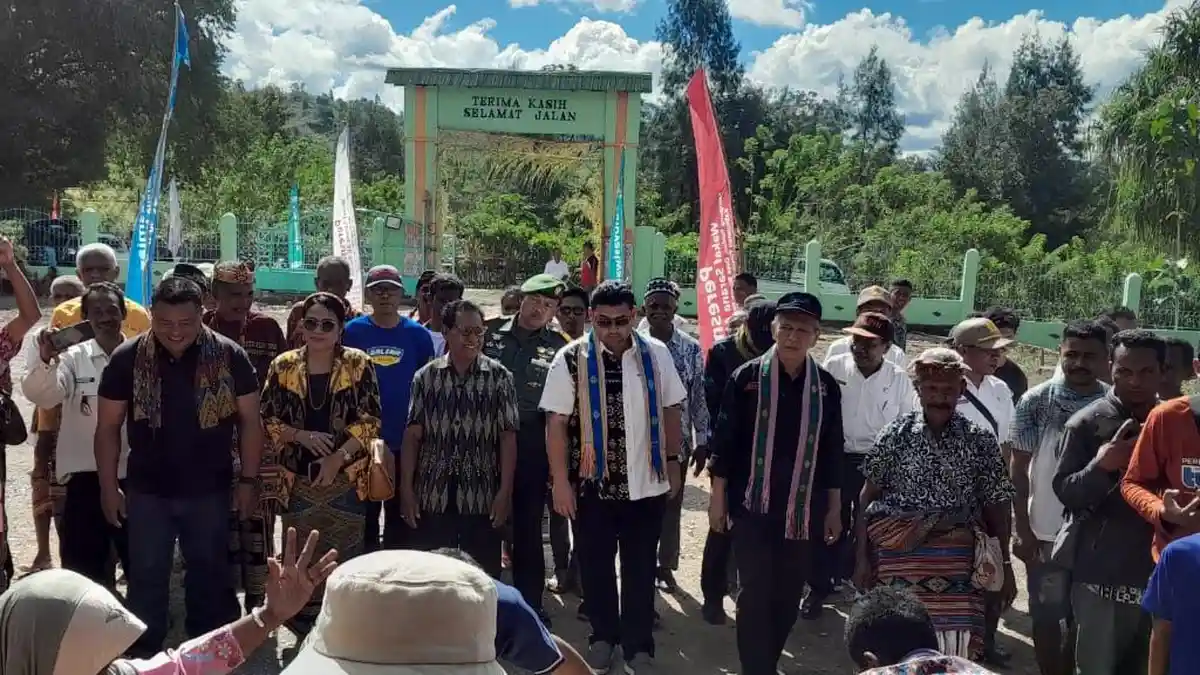 Ketua IMI NTT Camping Bersama Masyarakat Desa Bileon Timor Tengah Selatan 