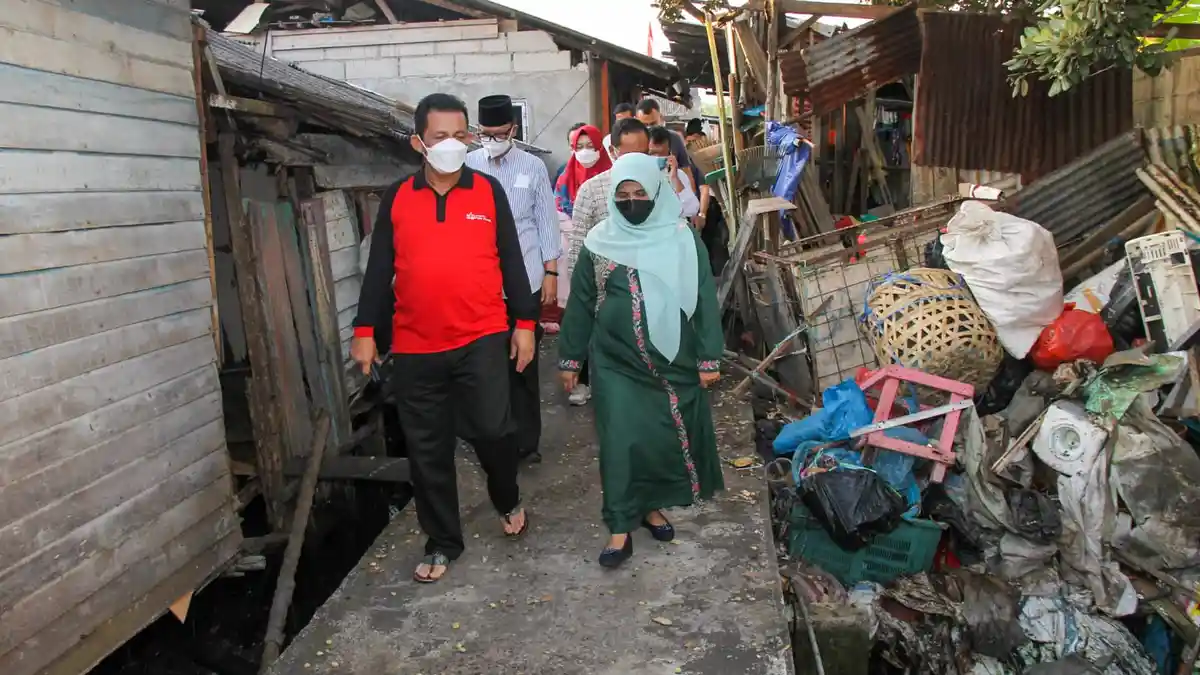 Gubernur Kepri Blusukan saat Libur, Pastikan Bantuan Sosial Covid-19 Tepat Sasaran