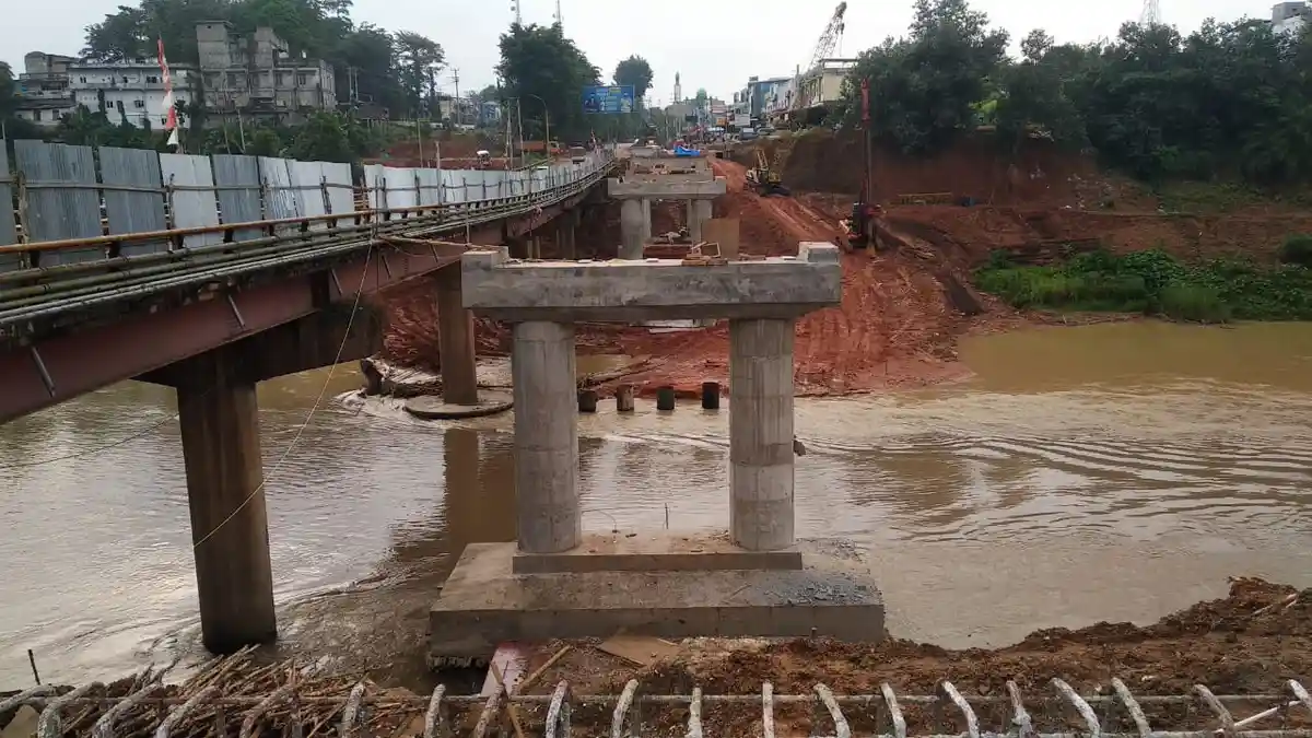Pembangunan Duplikat Jembatan Merangin Main Libas Sampai Pipa Air Minum Terputus Bikin Perumda Kesal