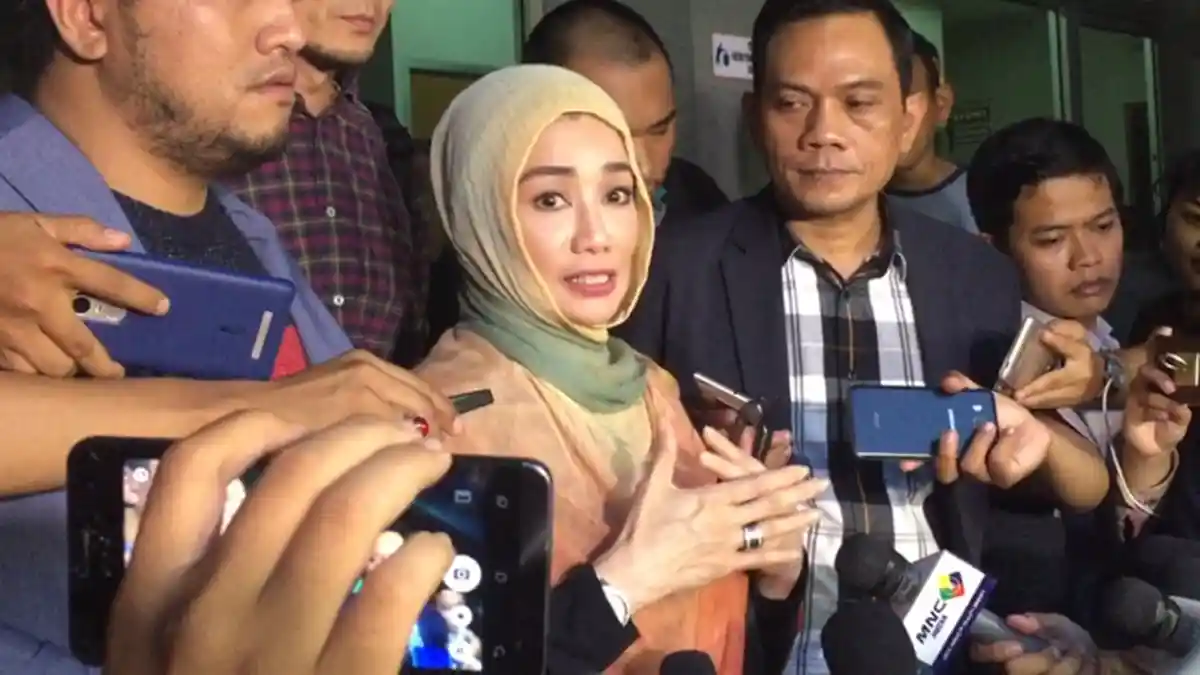 Pengacara: Reza Artamevia Sudah Konsumsi Sabu Sebelum Kenal Gatot Brajamusti