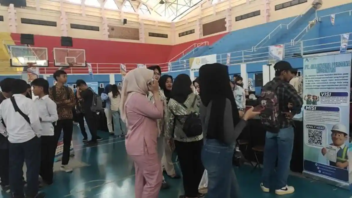 Job Fair Membara 2025 di Muara Enim Disambut Antusias Pencari Kerja, Diikuti Ribuan Orang
