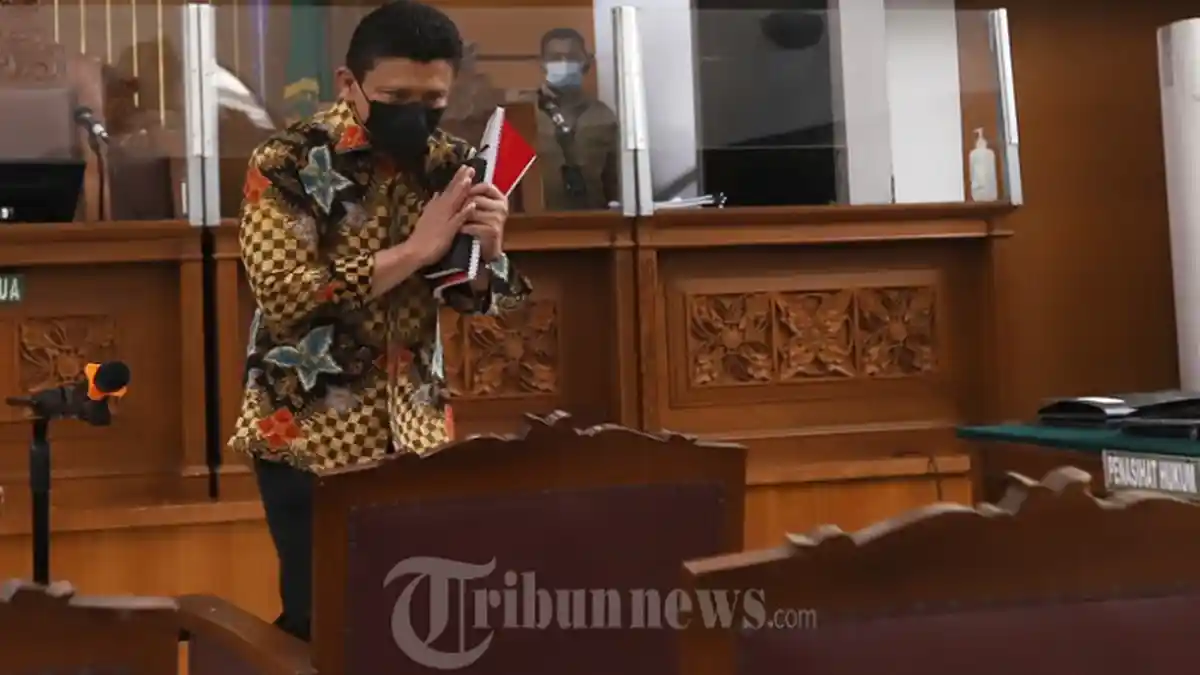 Putri Candrawathi & Ferdy Sambo Hadiahi iPhone 13 Pro Max & Janjikan Rp 2 M usai Eksekusi Brigadir J